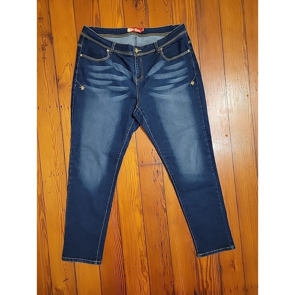 Apple Bottoms Size 18 Dark Wash Skinny Jeans Heart Logo Back Pockets Stitching